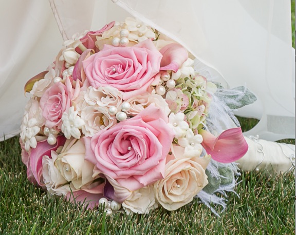 Everyone can use some @jadorelesfleurs & @louisvuitton  Spring wedding  flowers, Luxury flowers, Fresh flower delivery